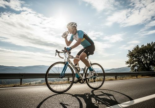 Các kiểu dáng bình nước thể thao dành cho người chạy xe đạp