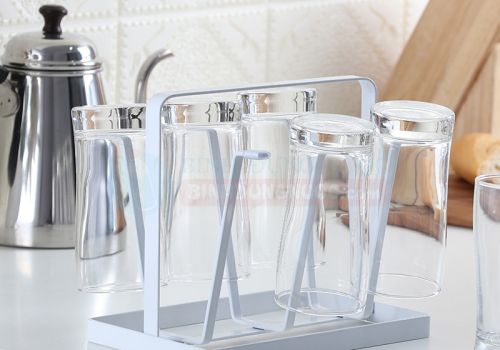 Các phụ kiện thường mua kèm theo bình đựng nước