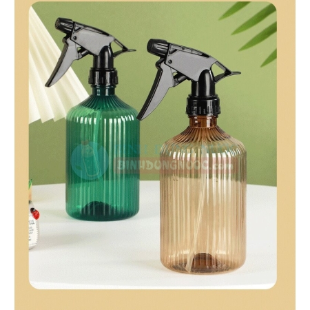 Bình xịt nước tưới cây